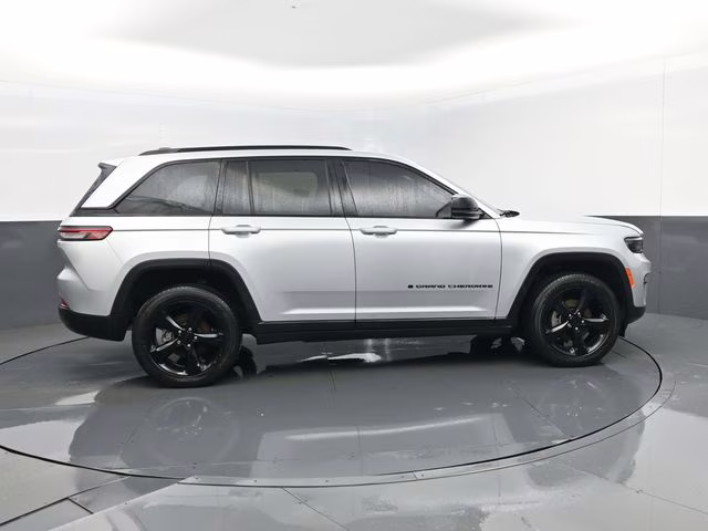 2024 Silver Zynith Jeep Grand Cherokee Altitude X 4X4 SUV