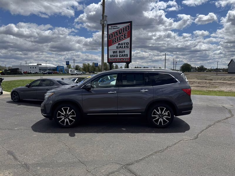 2019 Modern Steel Metallic Honda Pilot Touring AWD SUV
