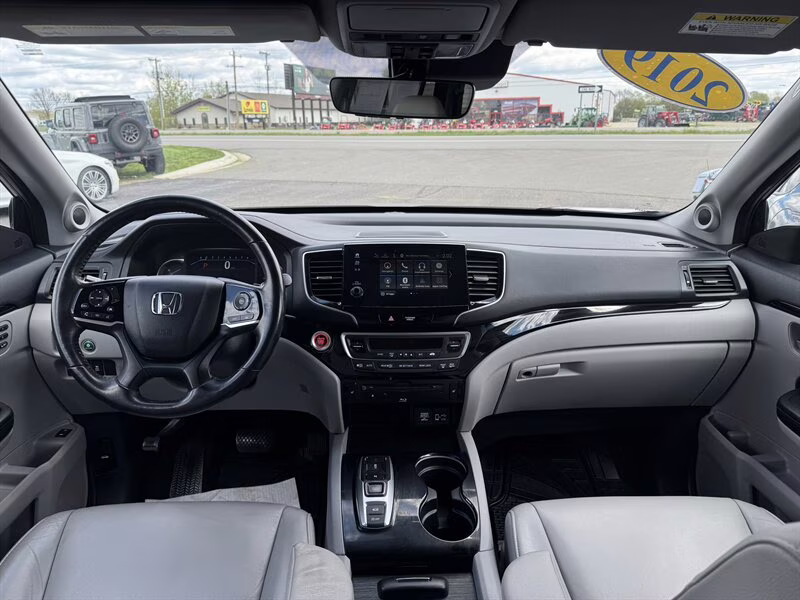 2019 Modern Steel Metallic Honda Pilot Touring AWD SUV