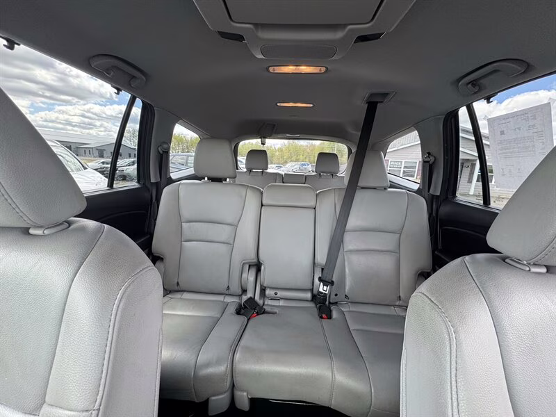 2019 Modern Steel Metallic Honda Pilot Touring AWD SUV
