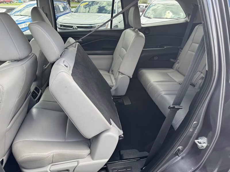 2019 Modern Steel Metallic Honda Pilot Touring AWD SUV