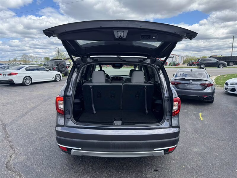 2019 Modern Steel Metallic Honda Pilot Touring AWD SUV
