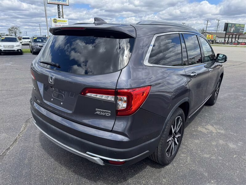 2019 Modern Steel Metallic Honda Pilot Touring AWD SUV