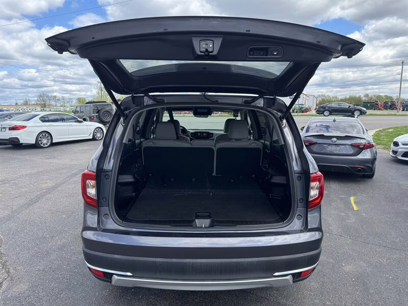 2019 Modern Steel Metallic Honda Pilot Touring AWD SUV