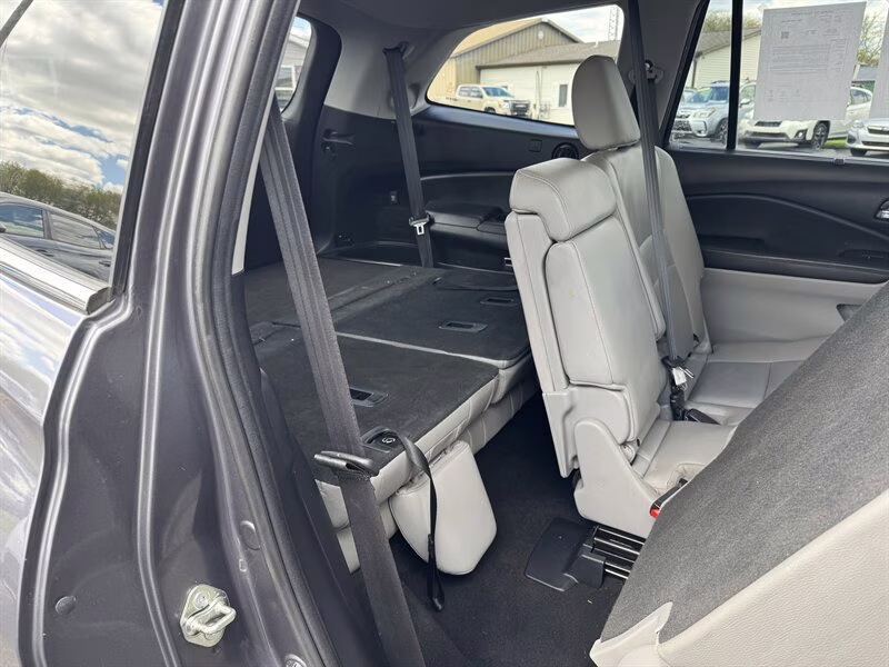 2019 Modern Steel Metallic Honda Pilot Touring AWD SUV