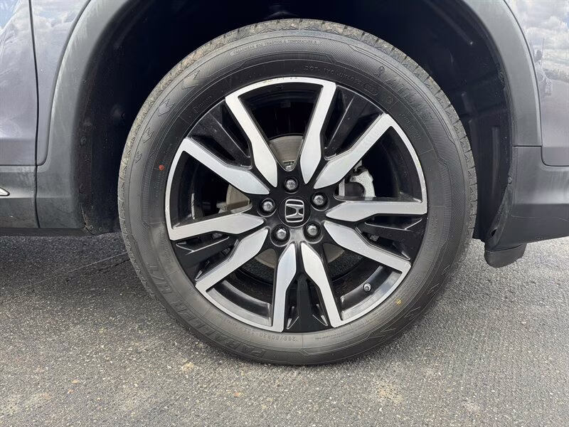 2019 Modern Steel Metallic Honda Pilot Touring AWD SUV