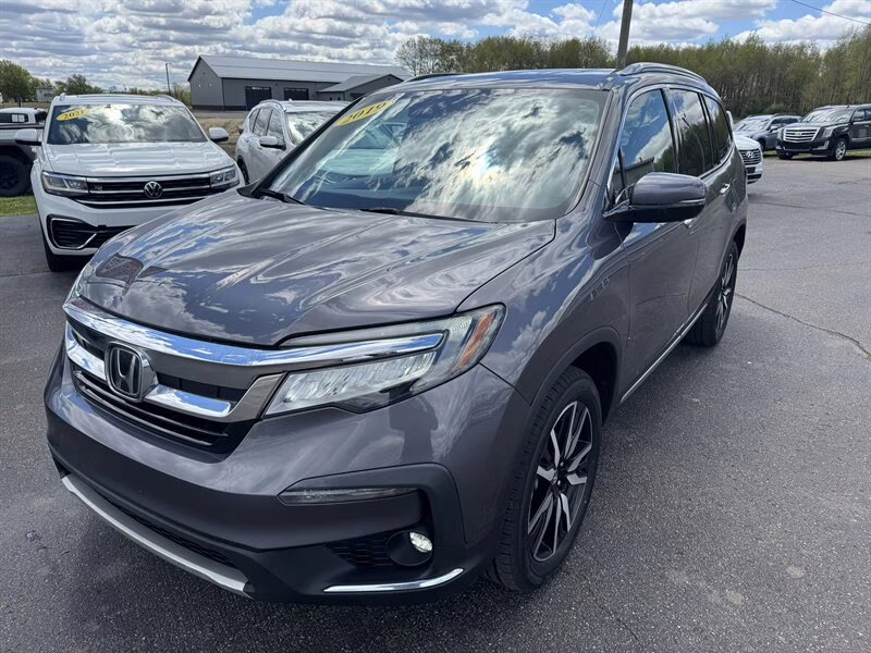 2019 Modern Steel Metallic Honda Pilot Touring AWD SUV