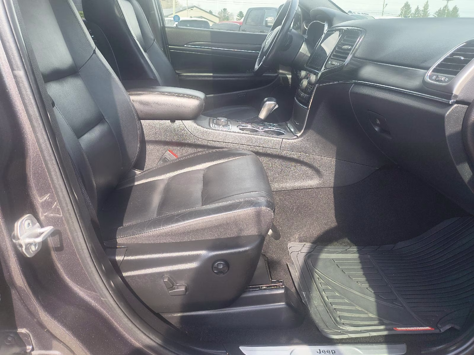 2021 Granite Crystal Metallic Clearcoat Jeep Grand Cherokee Limited 4X4 SUV