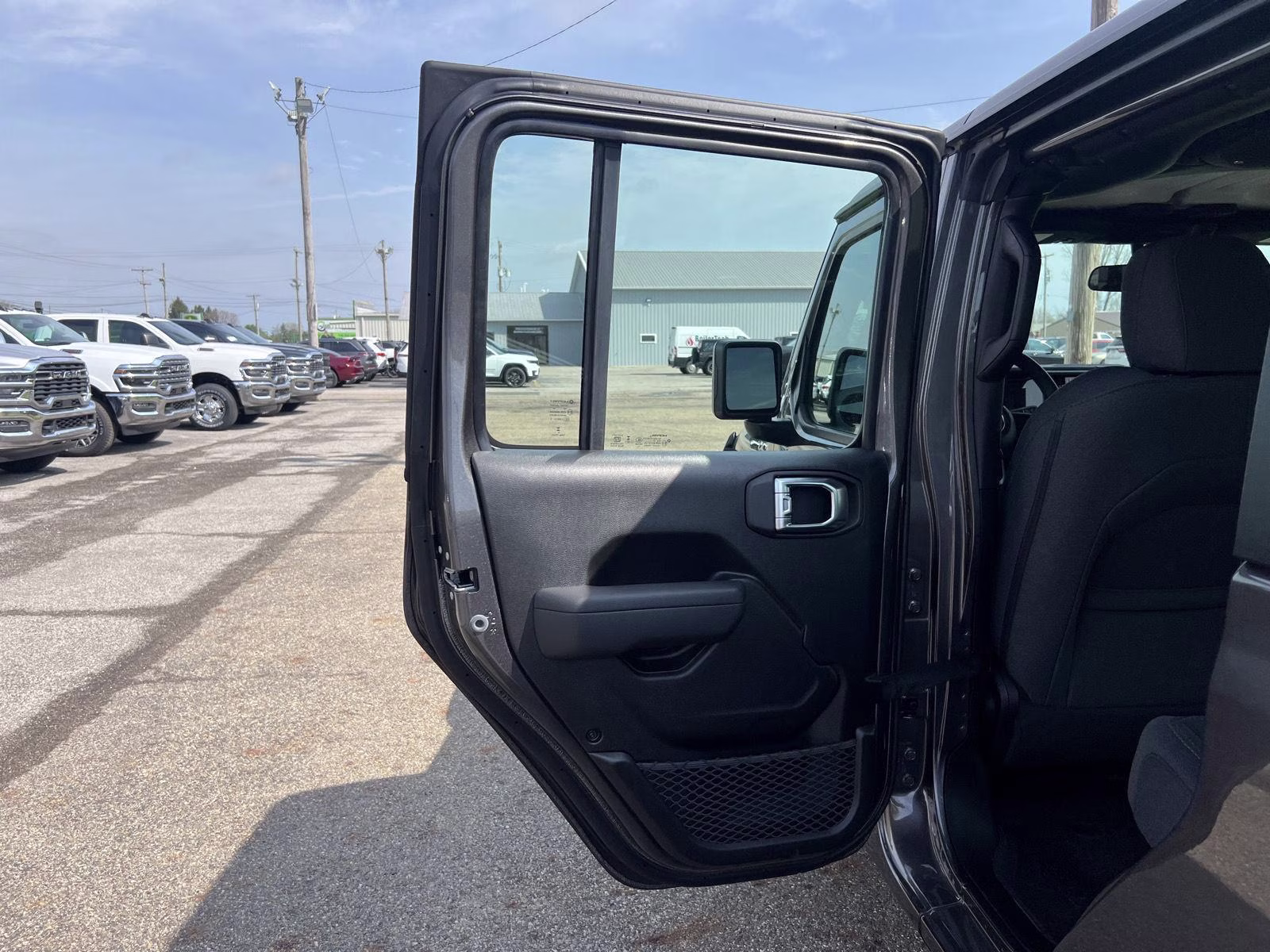 2026 Granite Crystal Metallic Clearcoat Jeep Gladiator Sport 4X4 Truck