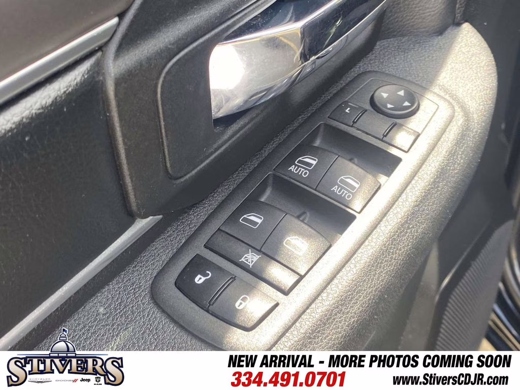 2024 Diamond Black Crystal Pearlcoat Ram 1500 Classic Warlock 4X4 Truck