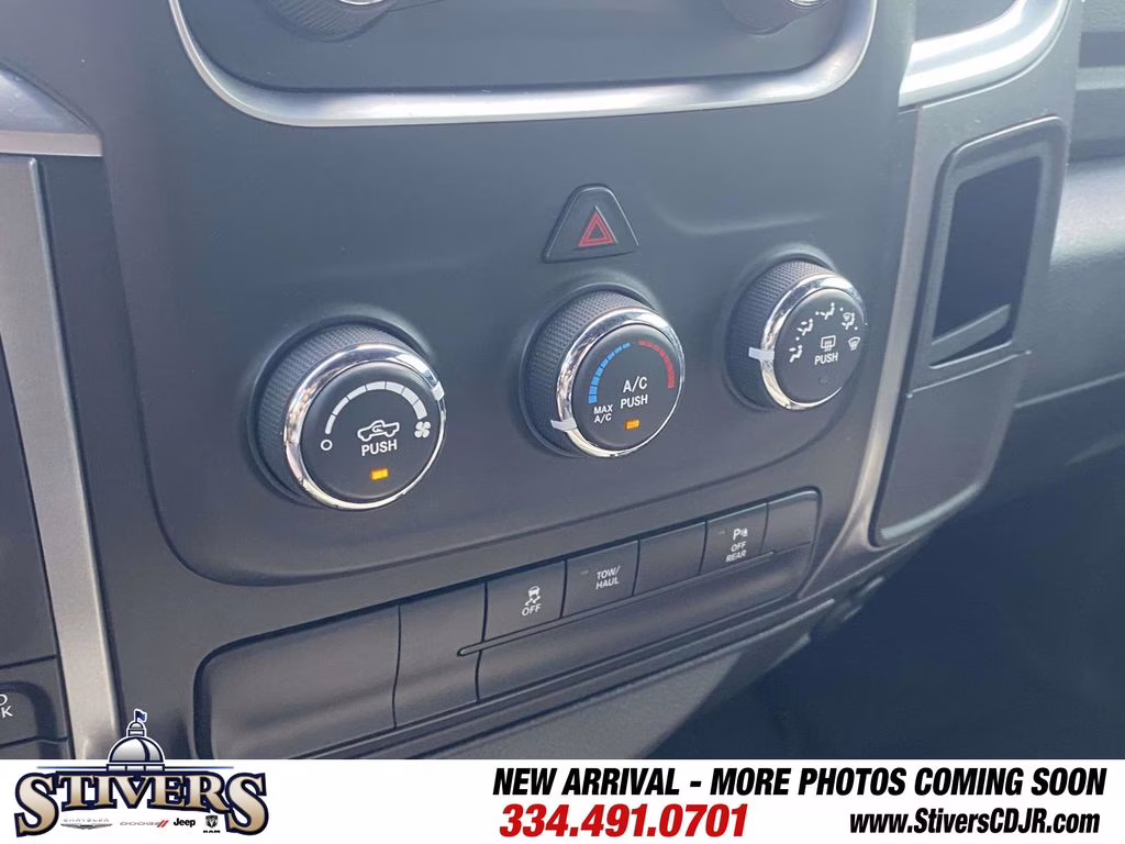 2024 Diamond Black Crystal Pearlcoat Ram 1500 Classic Warlock 4X4 Truck