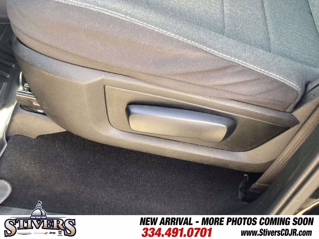 2024 Diamond Black Crystal Pearlcoat Ram 1500 Classic Warlock 4X4 Truck