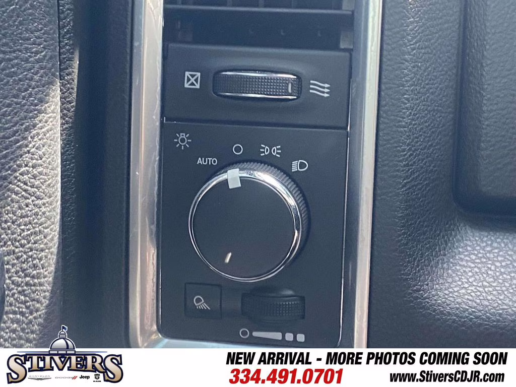 2024 Diamond Black Crystal Pearlcoat Ram 1500 Classic Warlock 4X4 Truck