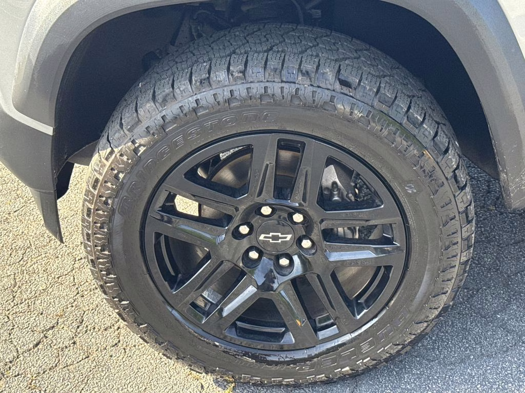 2024 Sterling Gray Metallic Chevrolet Colorado Trail Boss 4X4 Truck