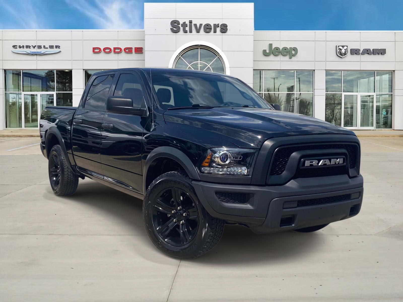 2024 Diamond Black Crystal Pearlcoat Ram 1500 Classic Warlock 4X4 Truck