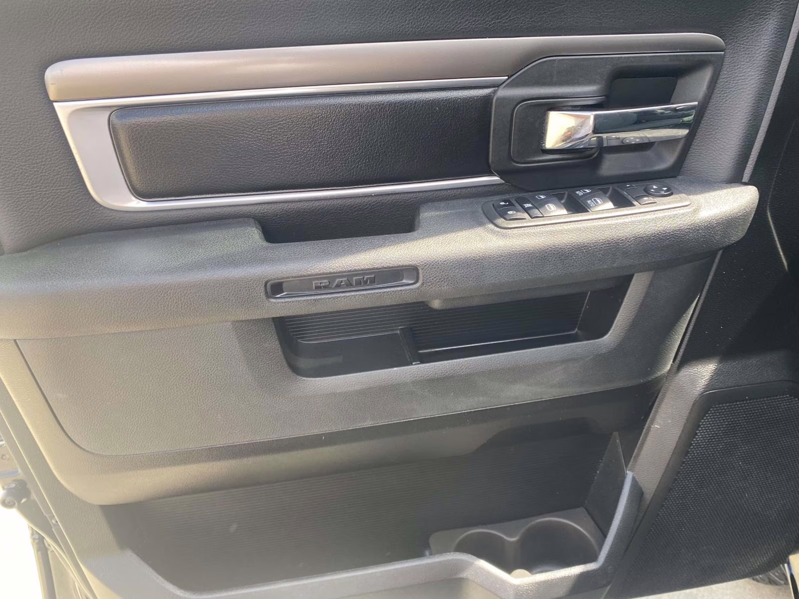 2024 Diamond Black Crystal Pearlcoat Ram 1500 Classic Warlock 4X4 Truck