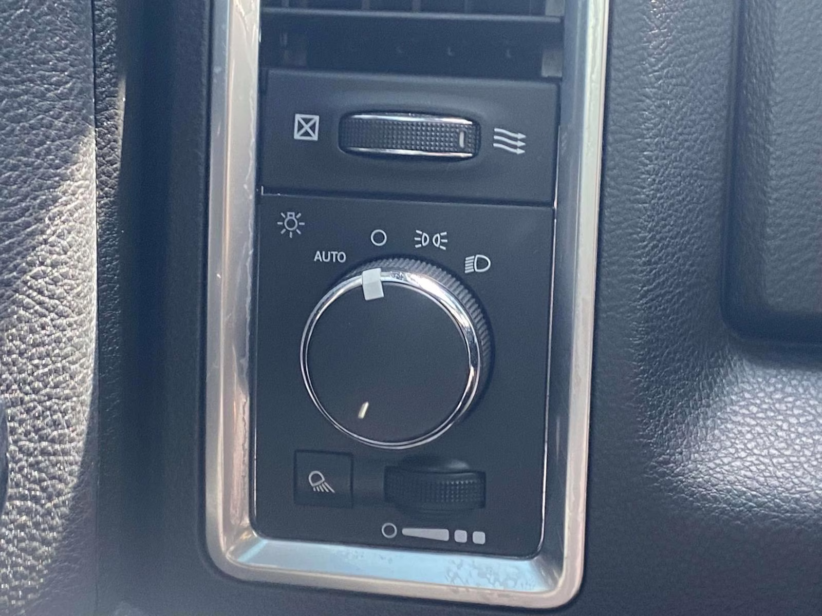 2024 Diamond Black Crystal Pearlcoat Ram 1500 Classic Warlock 4X4 Truck