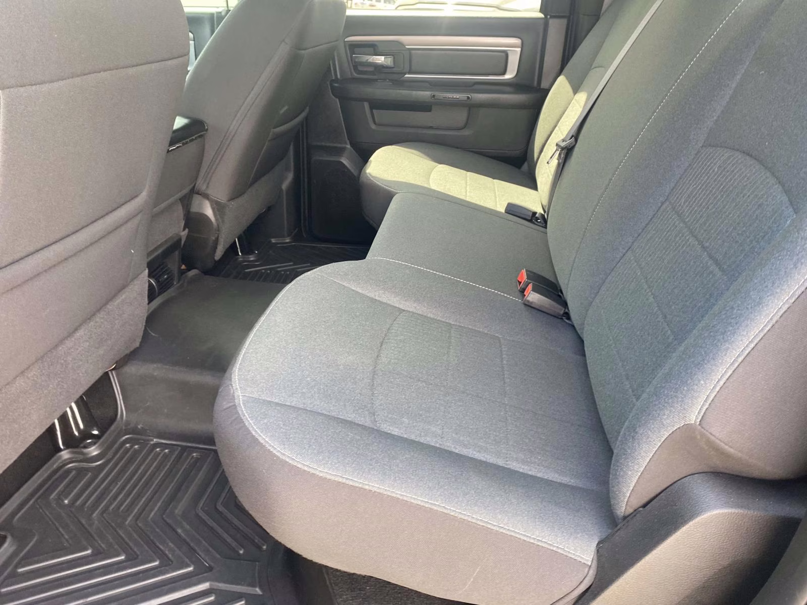 2024 Diamond Black Crystal Pearlcoat Ram 1500 Classic Warlock 4X4 Truck