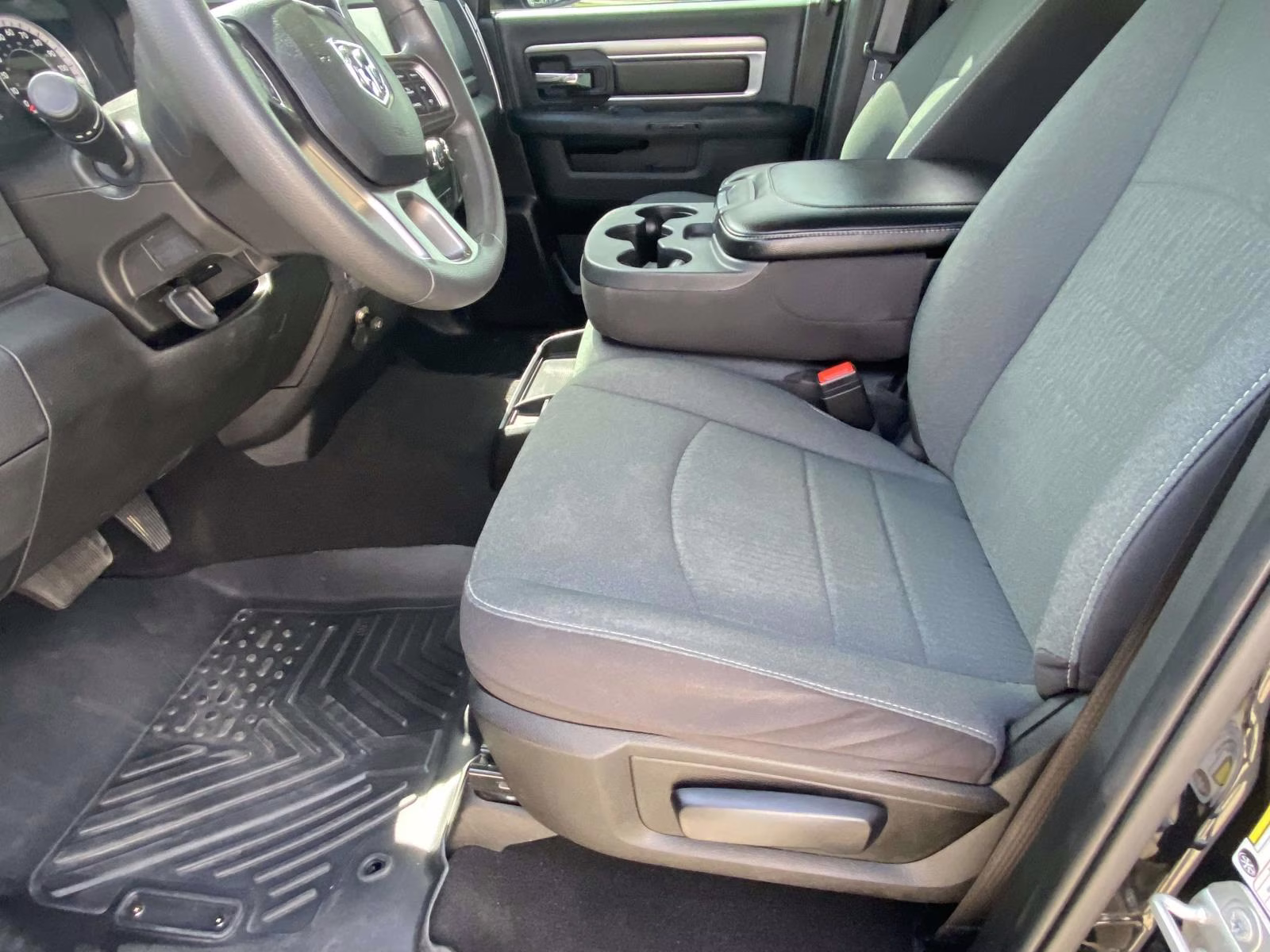 2024 Diamond Black Crystal Pearlcoat Ram 1500 Classic Warlock 4X4 Truck