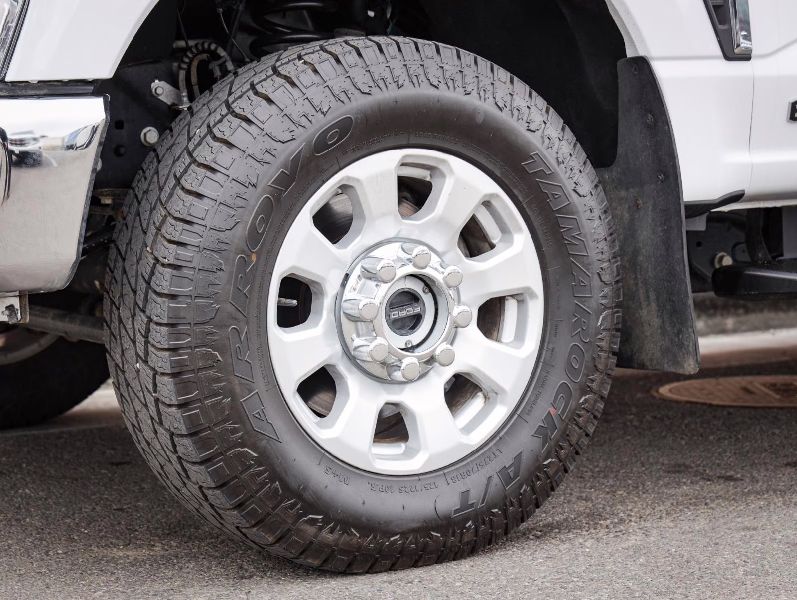 2024 Oxford White Ford Super Duty F-350 SRW XLT 4X4 Truck