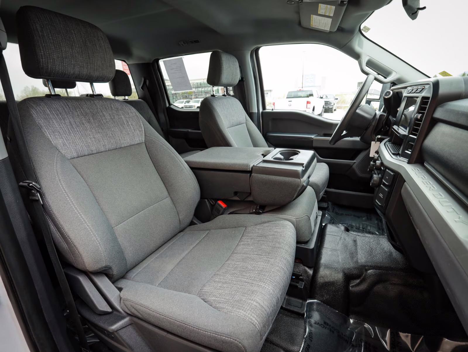 2024 Oxford White Ford Super Duty F-350 SRW XLT 4X4 Truck