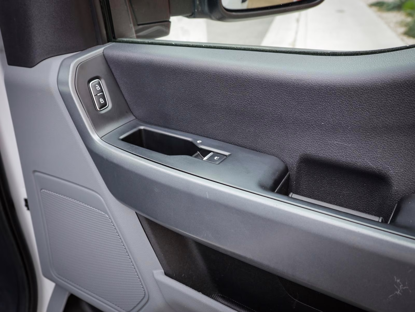 2024 Oxford White Ford Super Duty F-350 SRW XLT 4X4 Truck