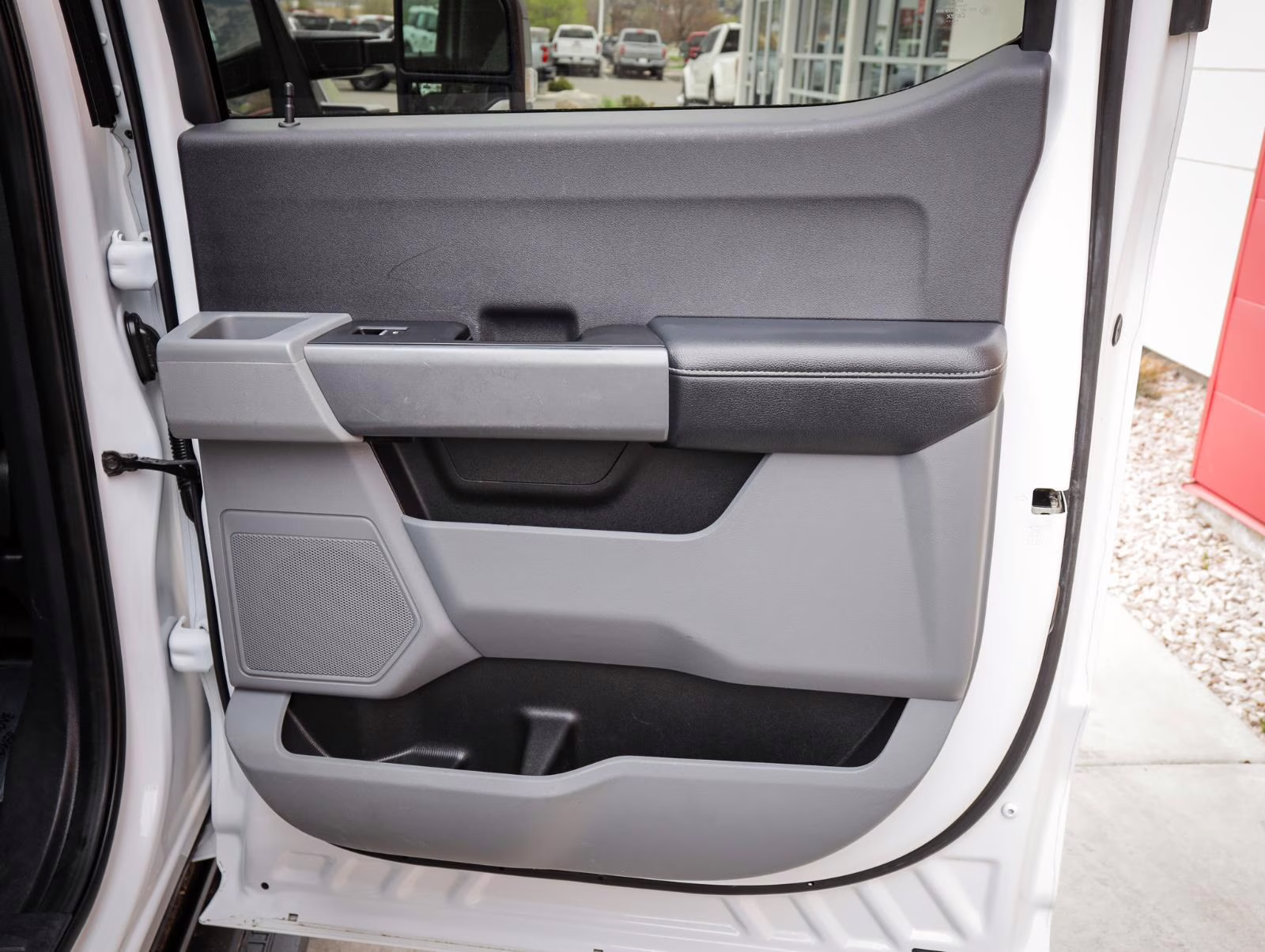 2024 Oxford White Ford Super Duty F-350 SRW XLT 4X4 Truck