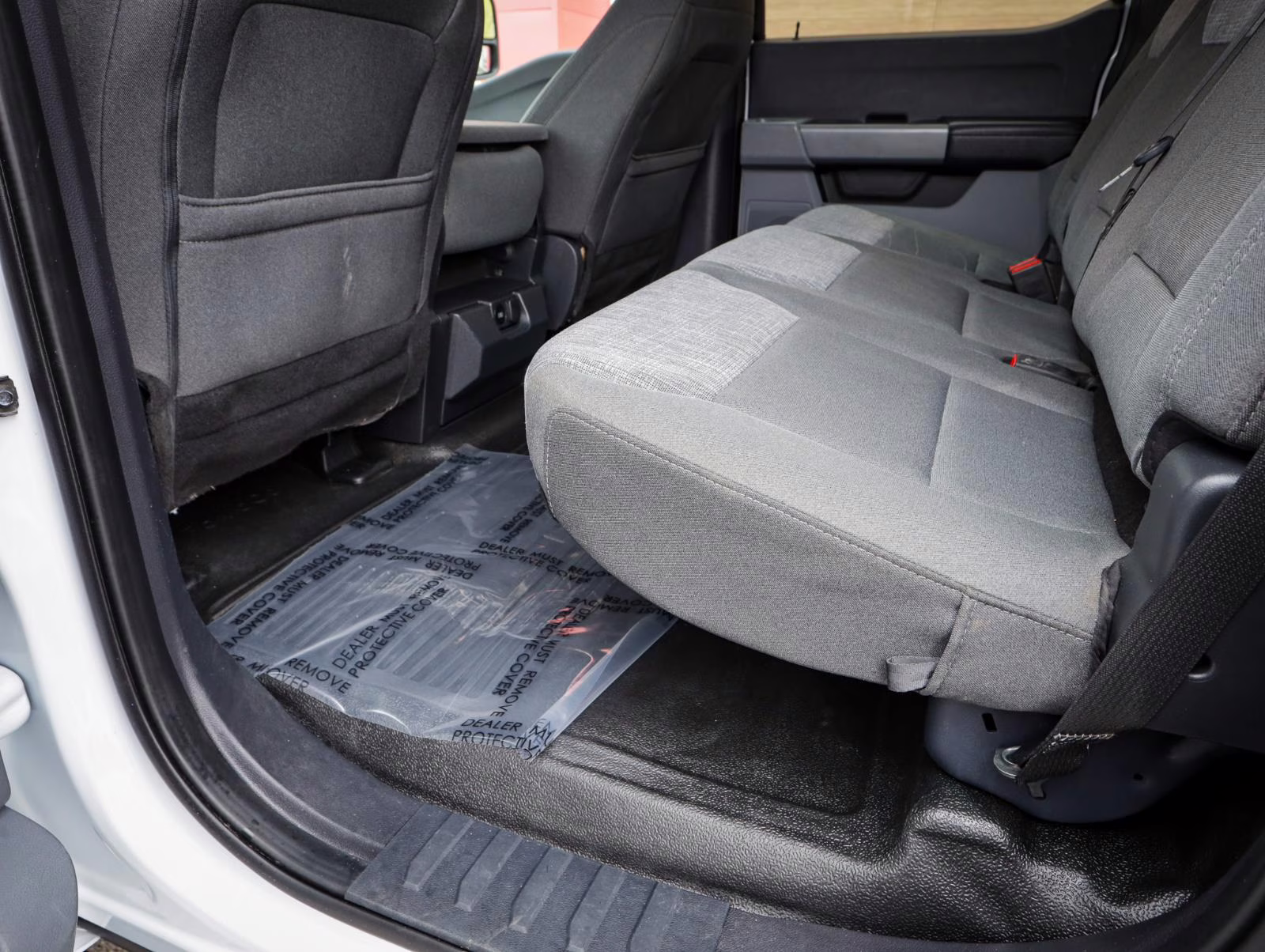 2024 Oxford White Ford Super Duty F-350 SRW XLT 4X4 Truck