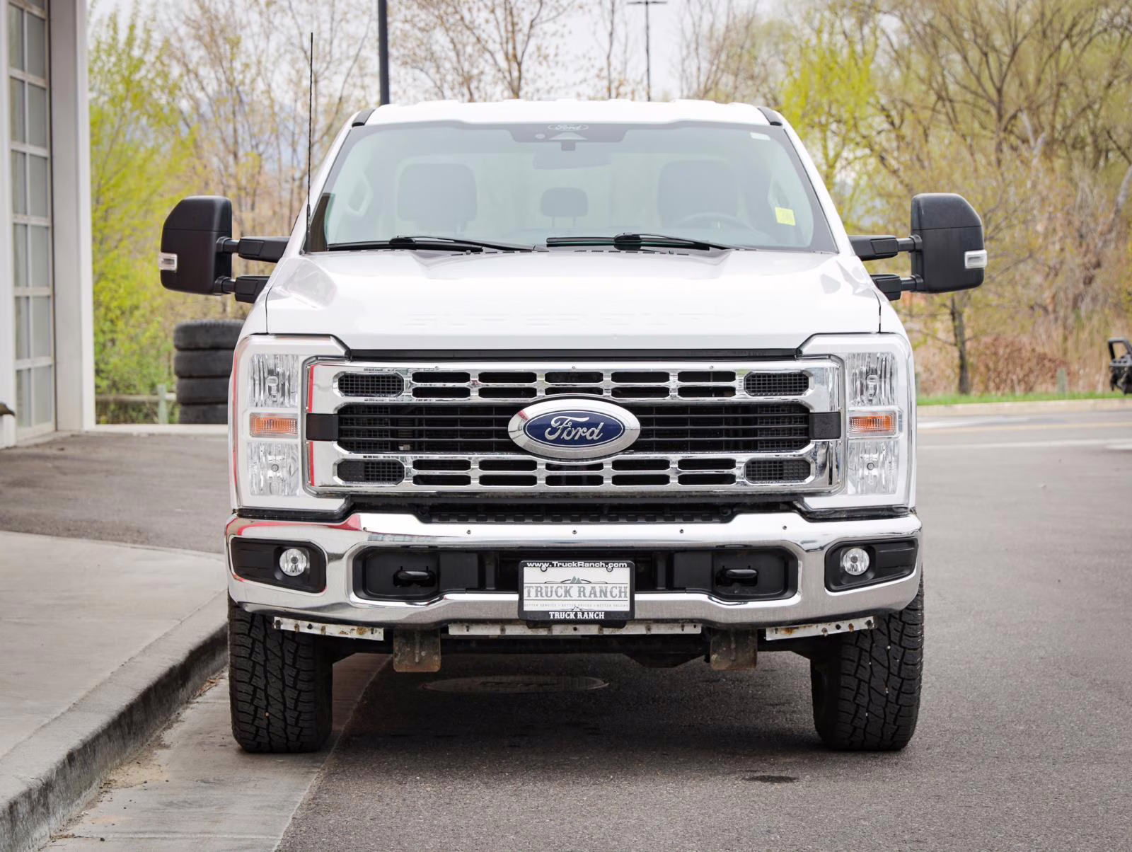 2024 Oxford White Ford Super Duty F-350 SRW XLT 4X4 Truck
