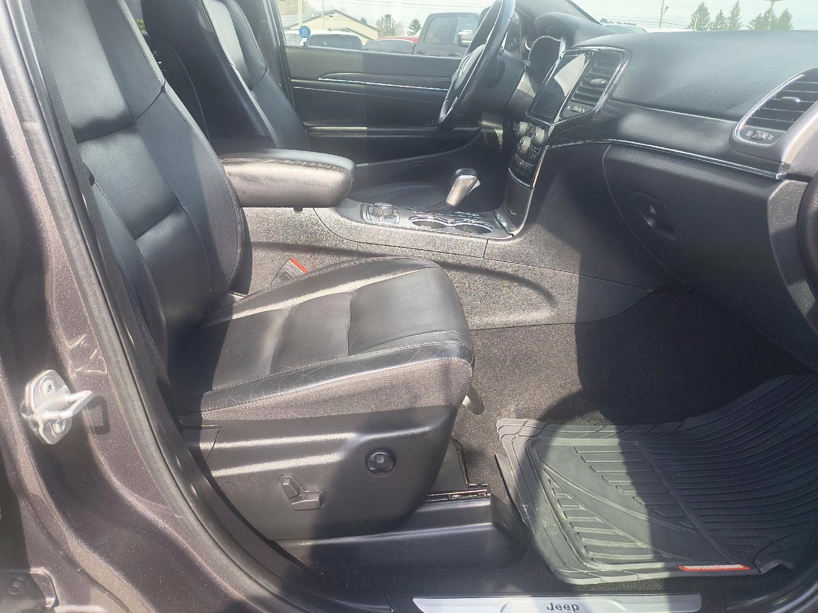 2021 Granite Crystal Metallic Clearcoat Jeep Grand Cherokee Limited 4X4 SUV