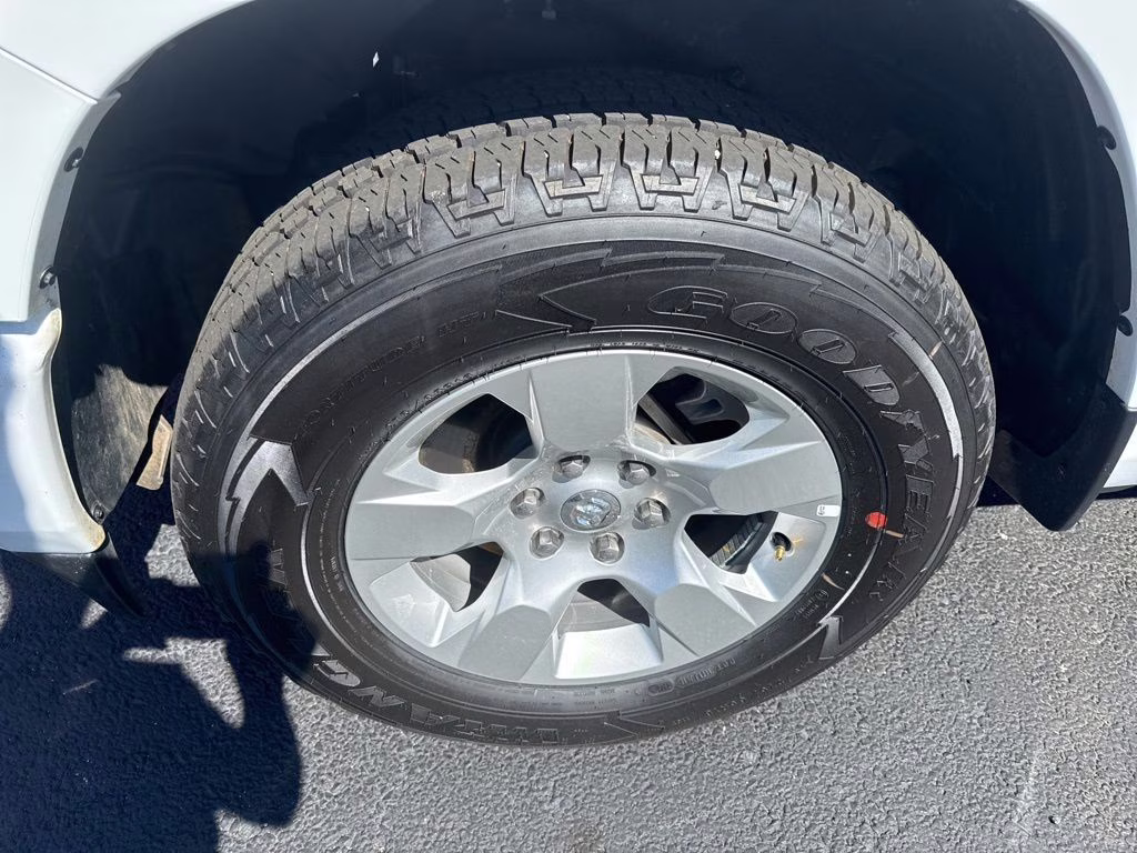 2024 Bright White Clearcoat Ram 1500 Big Horn 4X4 Truck