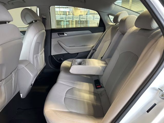 2015 Quartz White Pearl Hyundai Sonata SE FWD Sedan