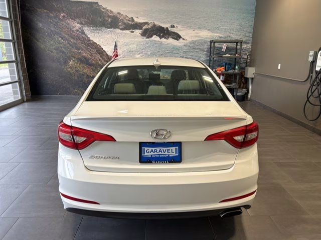 2015 Quartz White Pearl Hyundai Sonata SE FWD Sedan