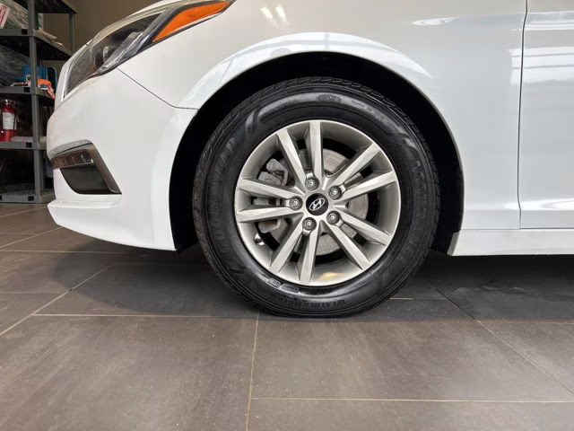 2015 Quartz White Pearl Hyundai Sonata SE FWD Sedan