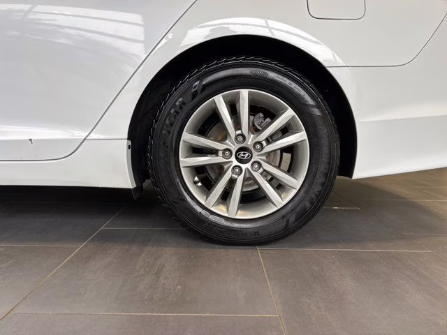 2015 Quartz White Pearl Hyundai Sonata SE FWD Sedan
