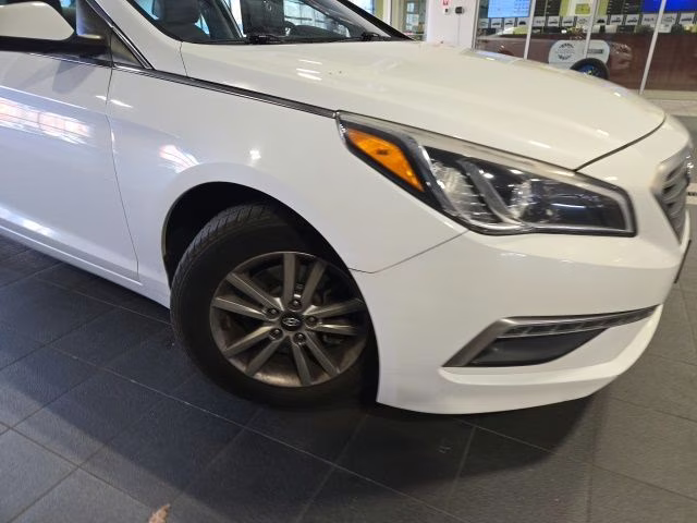 2015 Quartz White Pearl Hyundai Sonata SE FWD Sedan