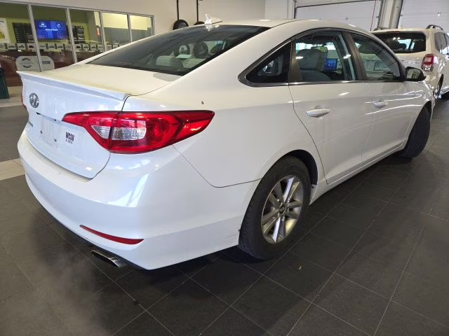 2015 Quartz White Pearl Hyundai Sonata SE FWD Sedan