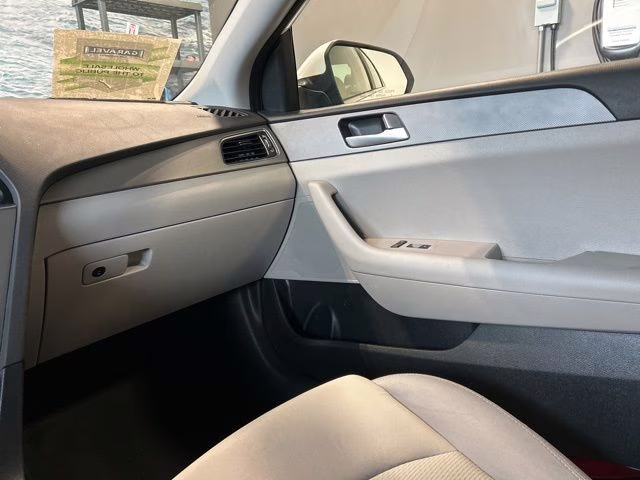 2015 Quartz White Pearl Hyundai Sonata SE FWD Sedan