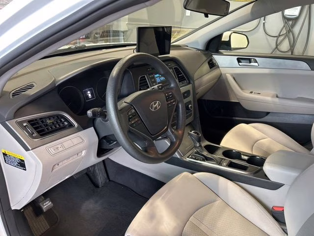 2015 Quartz White Pearl Hyundai Sonata SE FWD Sedan