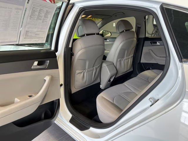 2015 Quartz White Pearl Hyundai Sonata SE FWD Sedan