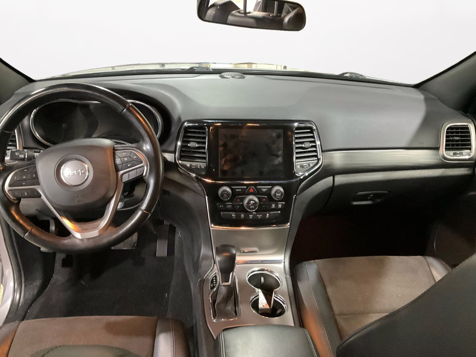 2021 Billet Silver Metallic Clearcoat Jeep Grand Cherokee Laredo X 4X4 SUV