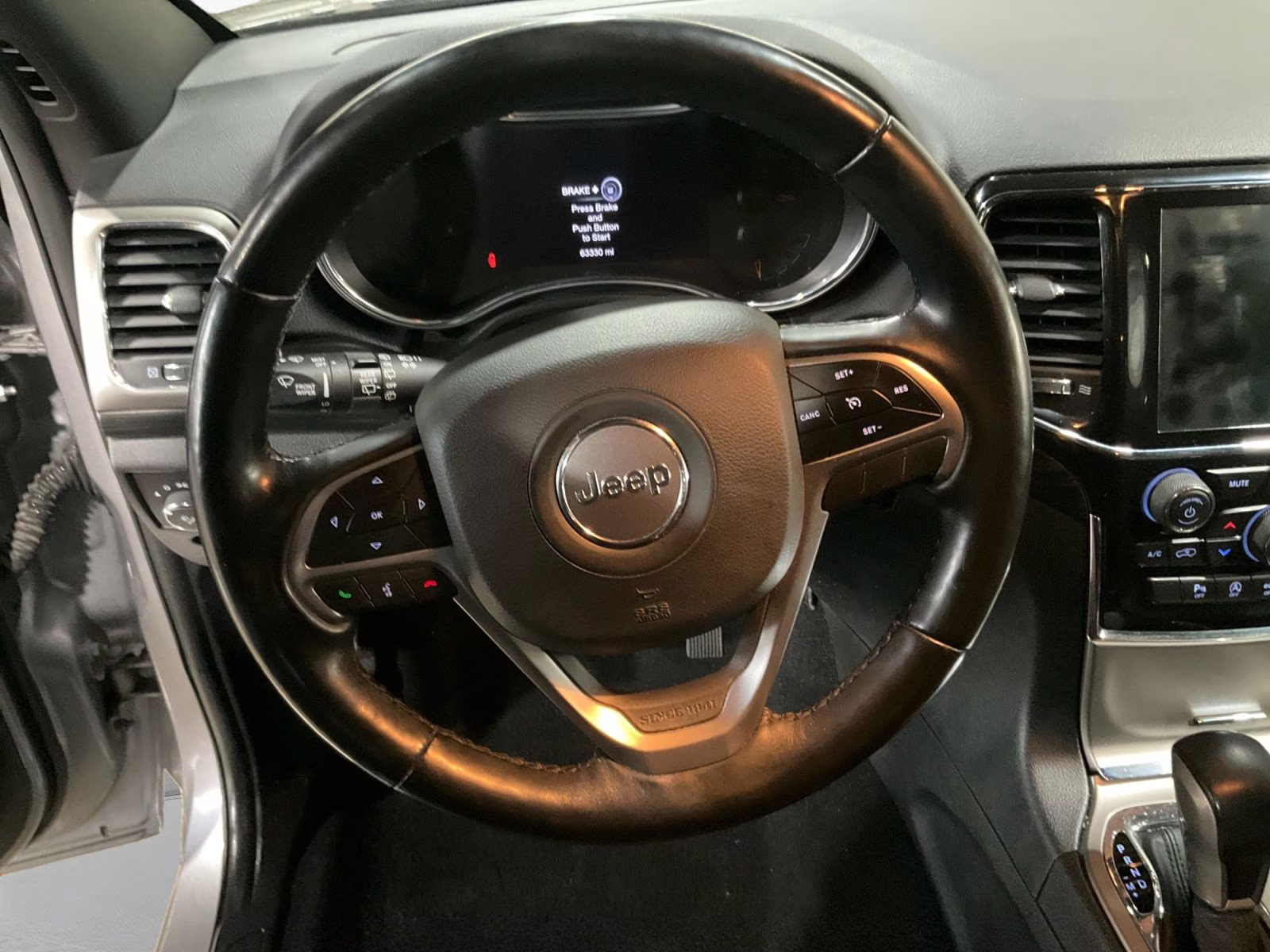 2021 Billet Silver Metallic Clearcoat Jeep Grand Cherokee Laredo X 4X4 SUV