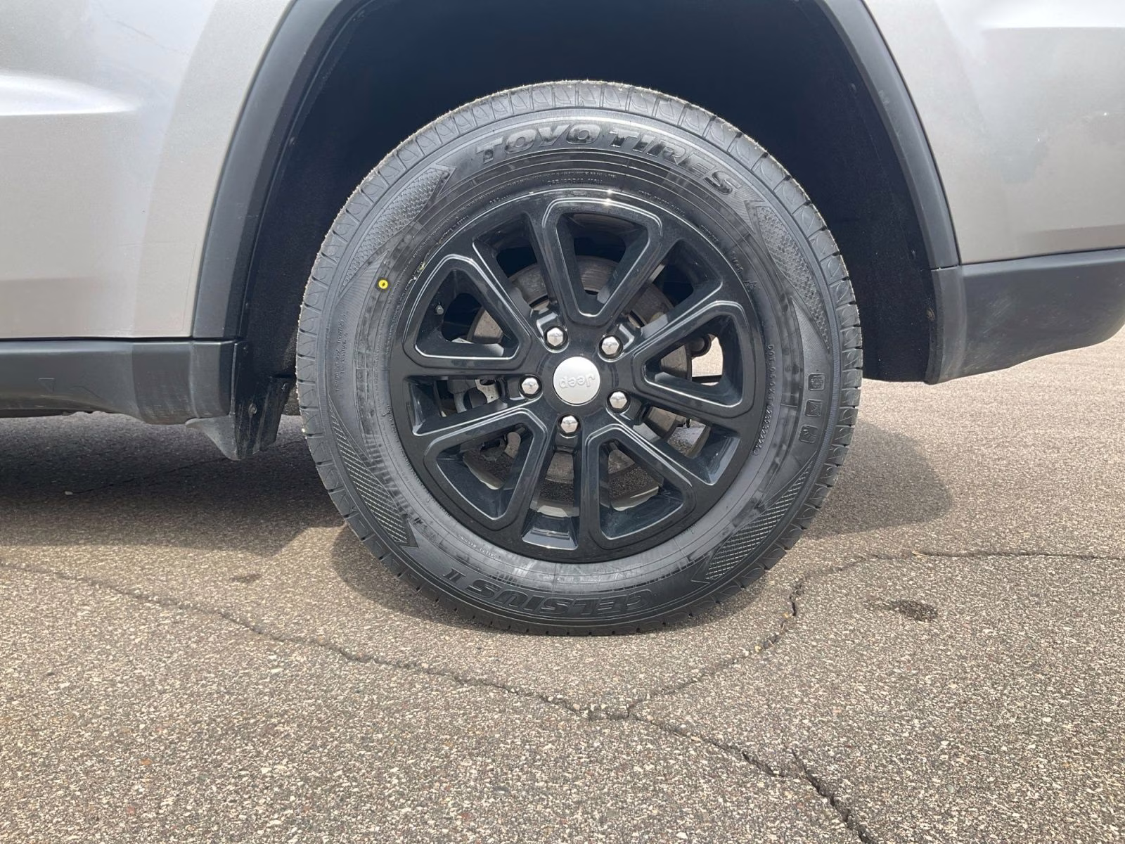 2021 Billet Silver Metallic Clearcoat Jeep Grand Cherokee Laredo X 4X4 SUV