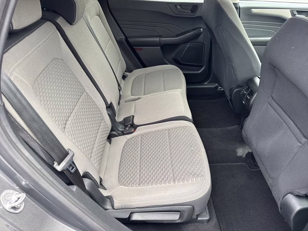 2022 Gray Metallic Ford Escape SE FWD SUV