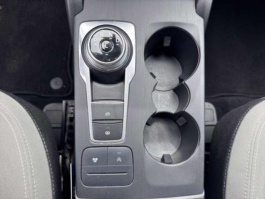 2022 Gray Metallic Ford Escape SE FWD SUV