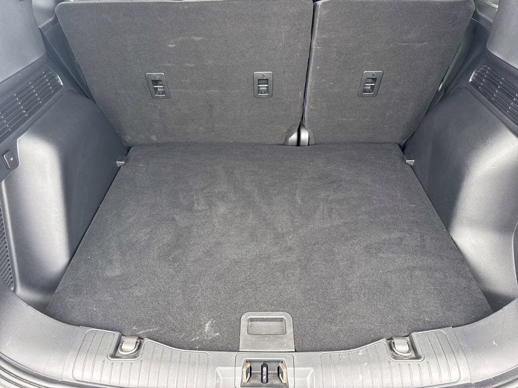 2022 Gray Metallic Ford Escape SE FWD SUV