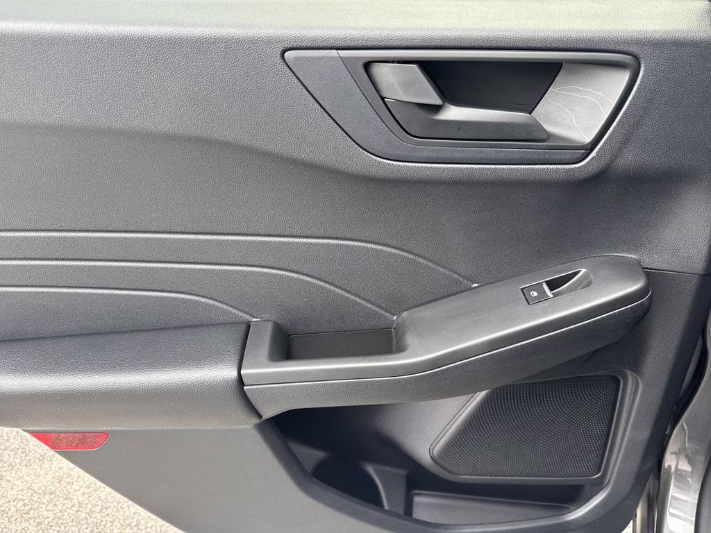 2022 Gray Metallic Ford Escape SE FWD SUV