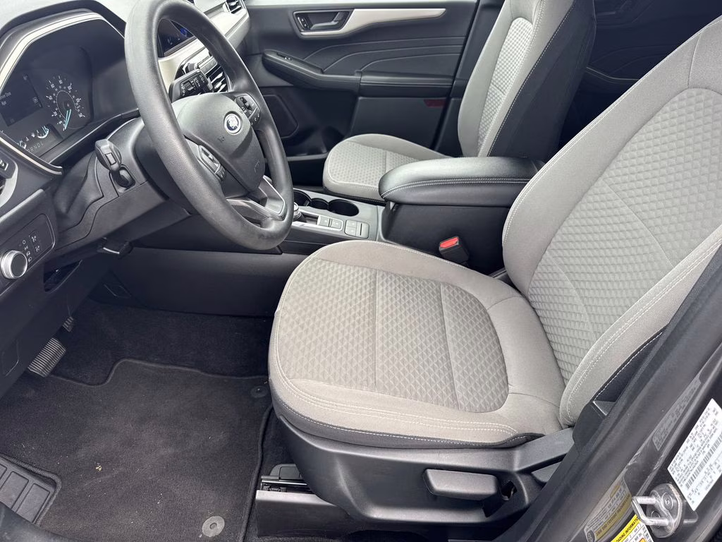 2022 Gray Metallic Ford Escape SE FWD SUV