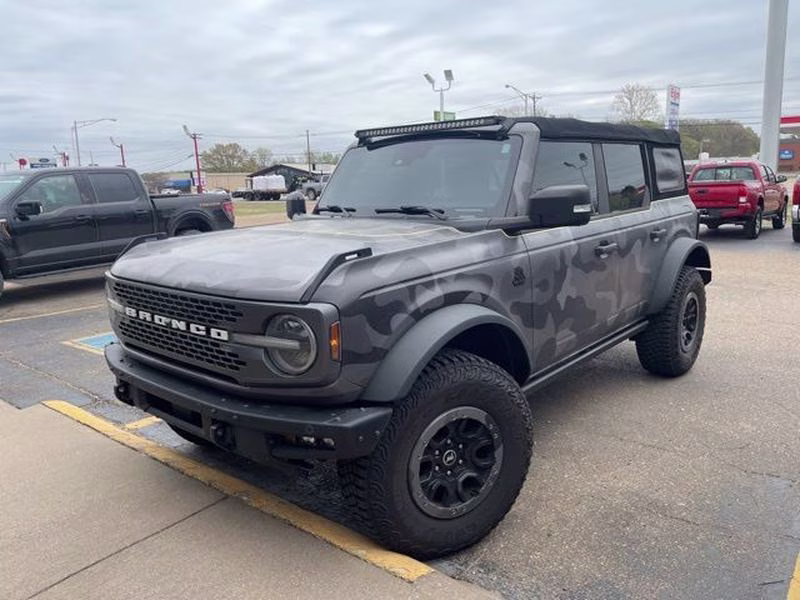 2022 Shadow Black Ford Bronco Badlands 4X4 SUV