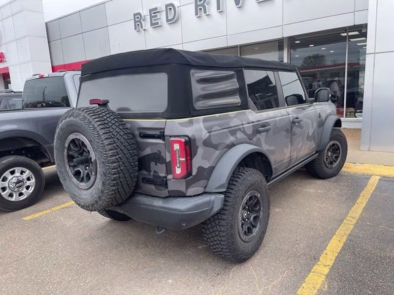 2022 Shadow Black Ford Bronco Badlands 4X4 SUV
